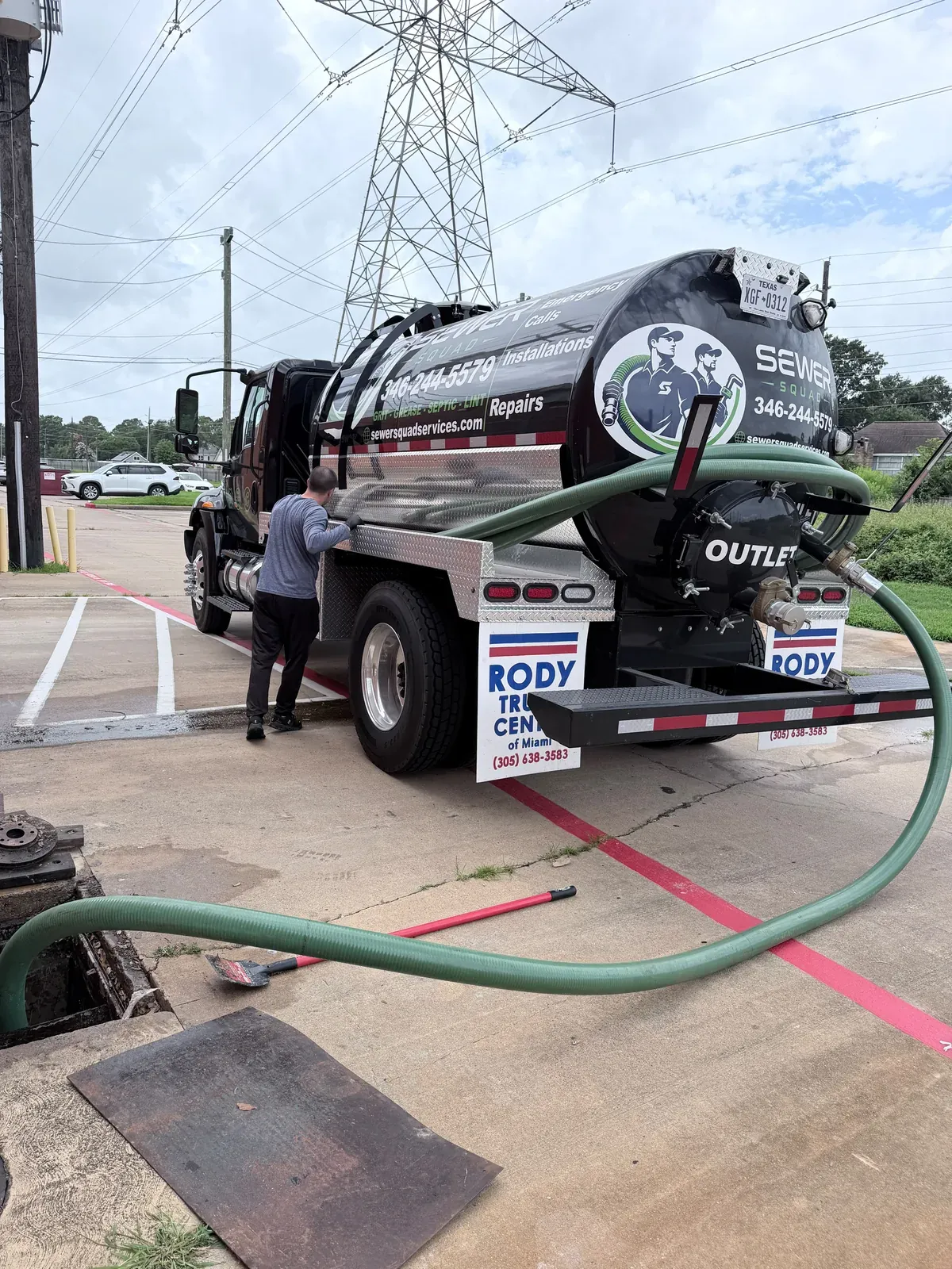 Sewer Squad service truck working in Angleton, Texas